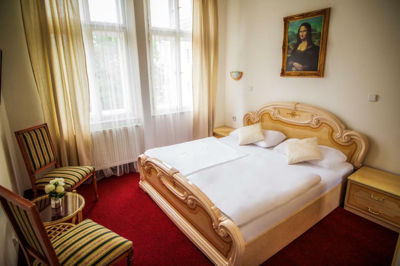 Hotel Dejmalik Литомержице Экстерьер фото